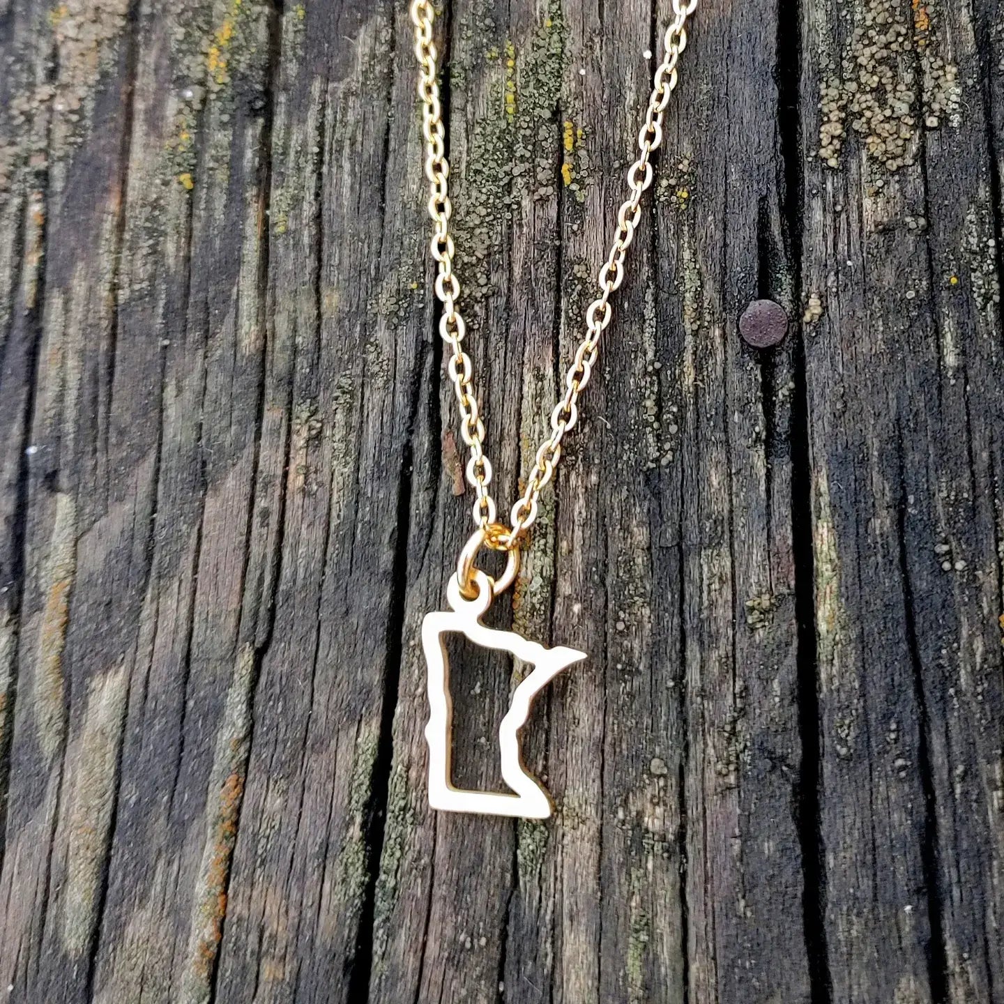 Minnesota outline necklace
